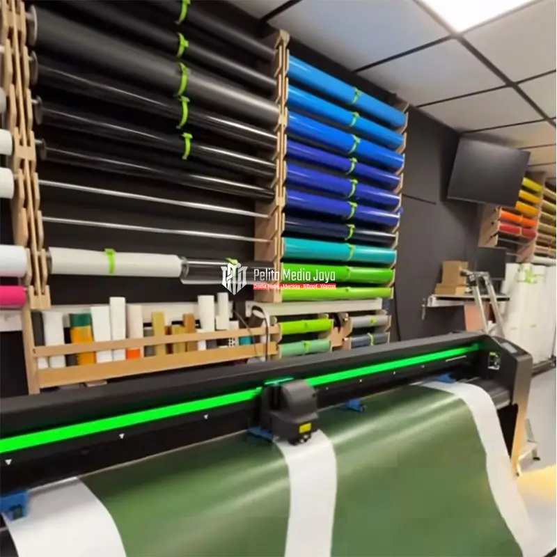 Sticker Printing & Cutting